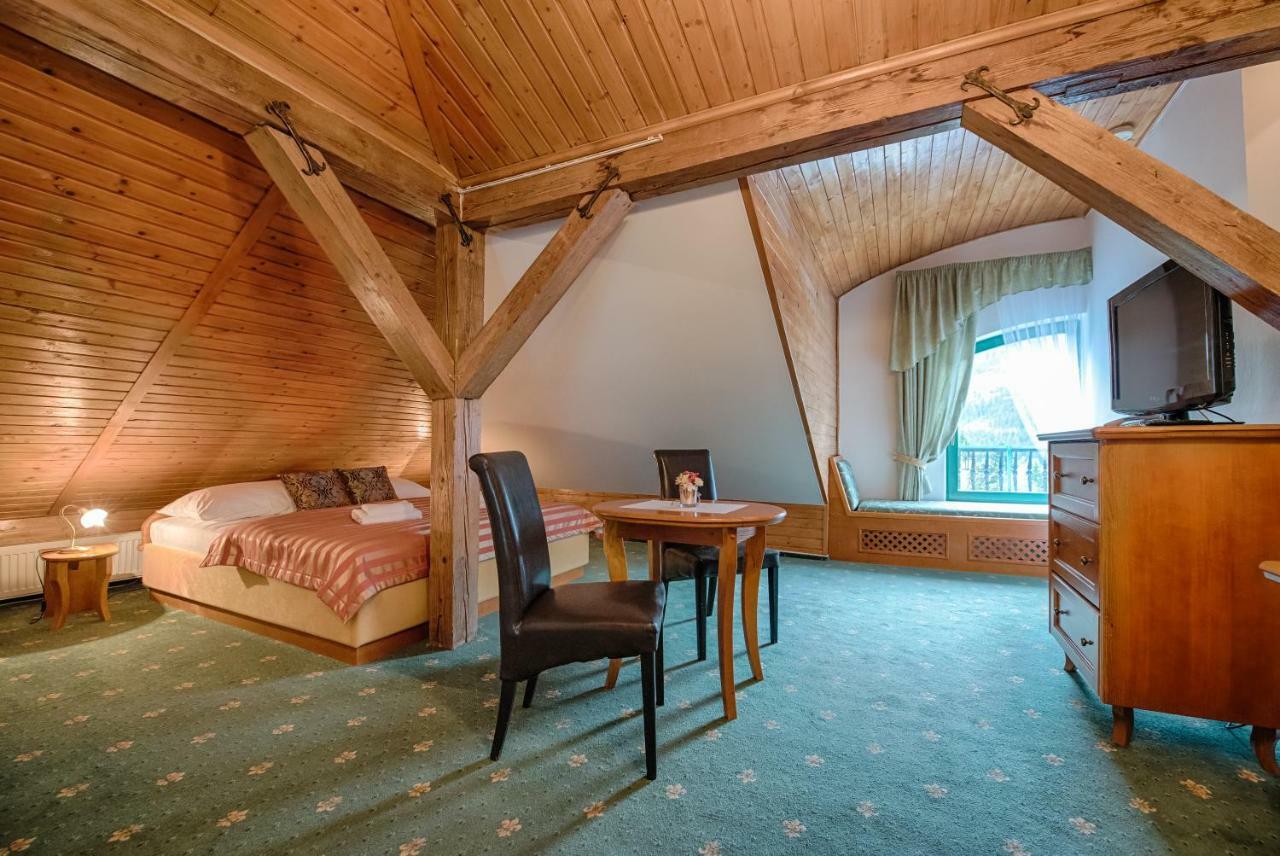 Hotel Zlatý Orel Ostravice Buitenkant foto