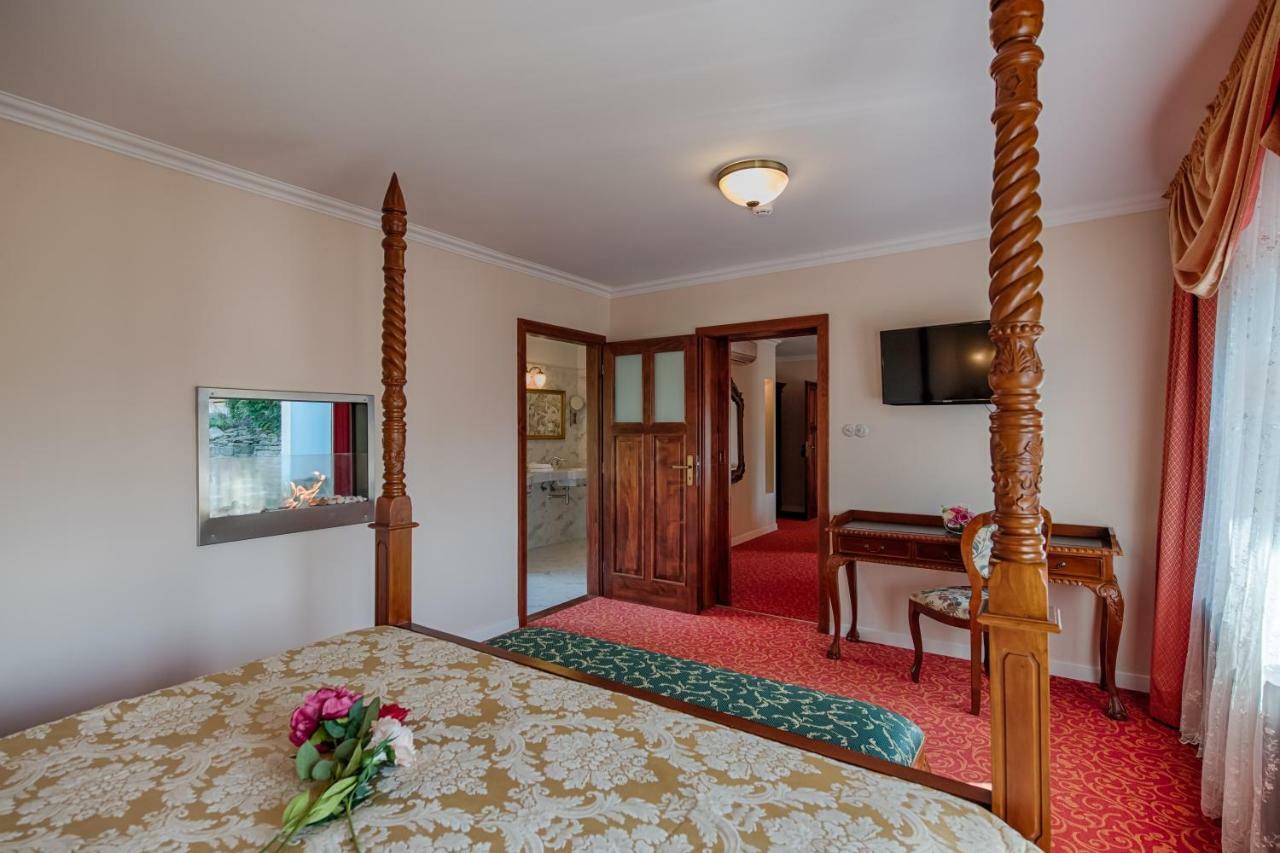 Hotel Zlatý Orel Ostravice Buitenkant foto