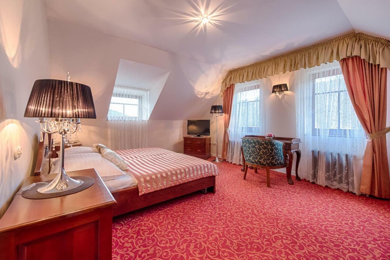 Hotel Zlatý Orel Ostravice Buitenkant foto