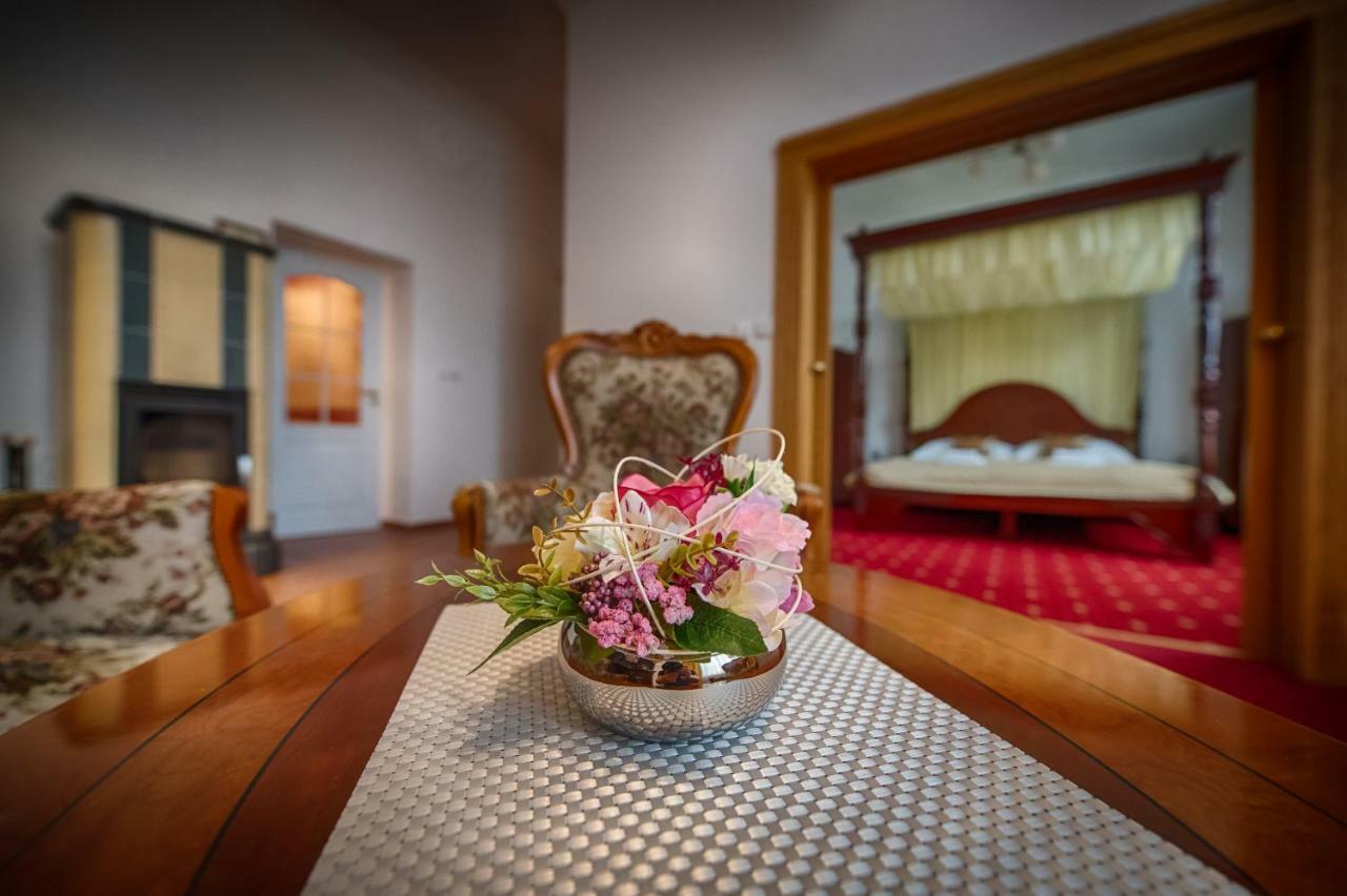 Hotel Zlatý Orel Ostravice Buitenkant foto