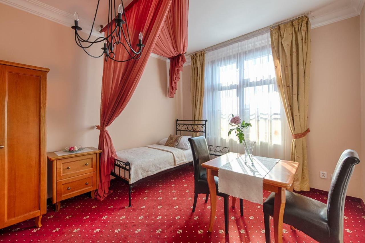 Hotel Zlatý Orel Ostravice Buitenkant foto