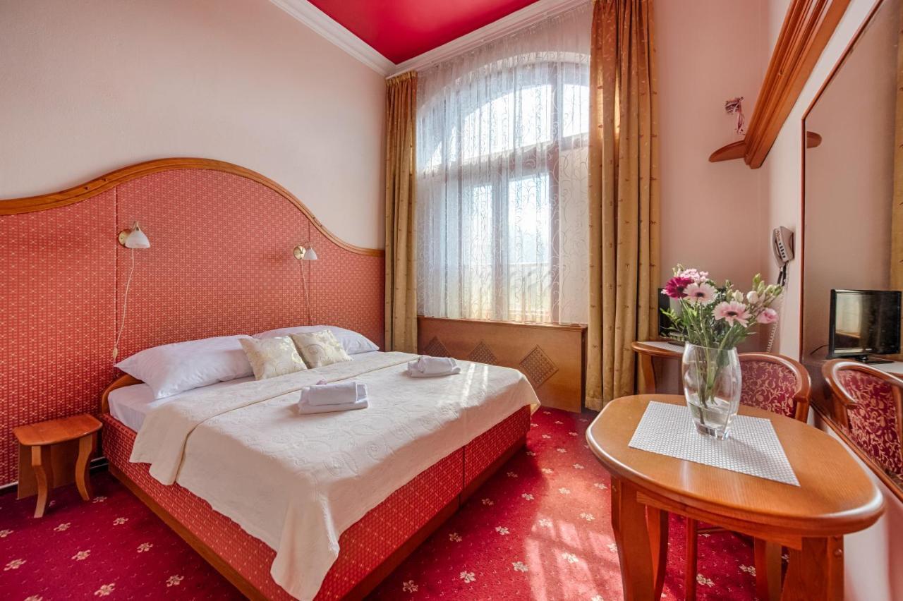 Hotel Zlatý Orel Ostravice Buitenkant foto