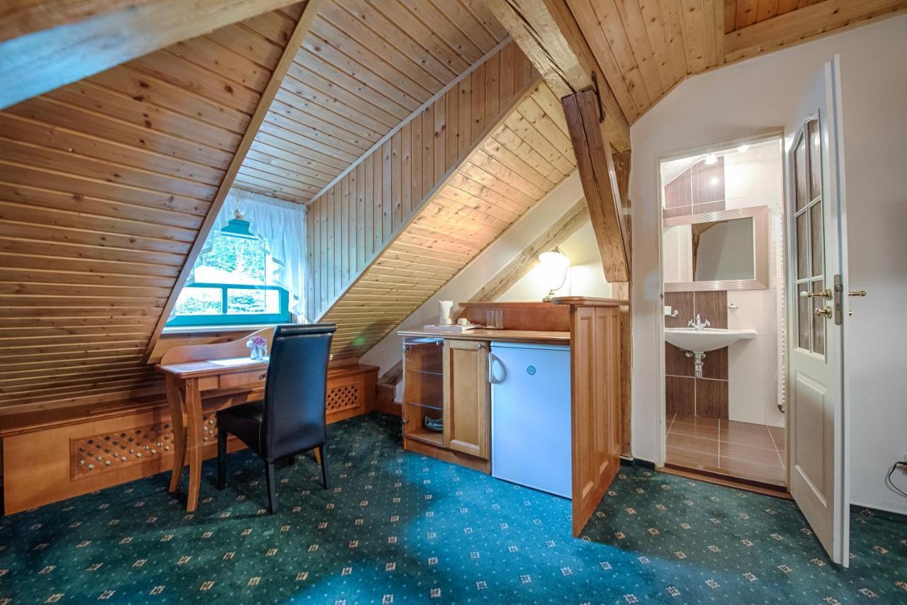 Hotel Zlatý Orel Ostravice Buitenkant foto
